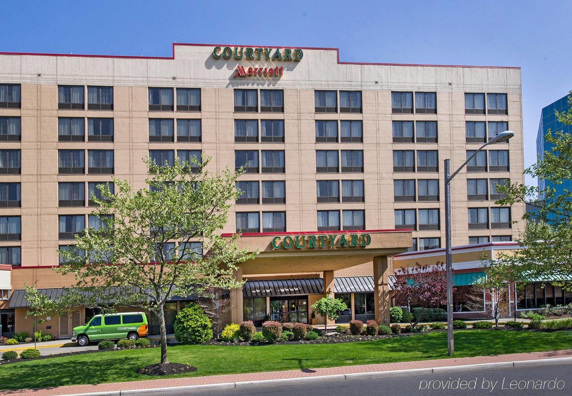 Courtyard By Marriott Secaucus Meadowlands Hotel Exterior foto